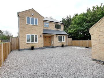 4 bedroom detached house to rent