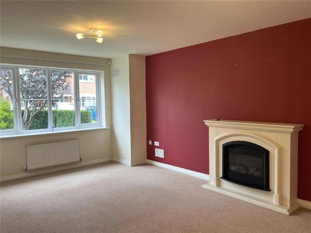 4 bedroom detached house to rent