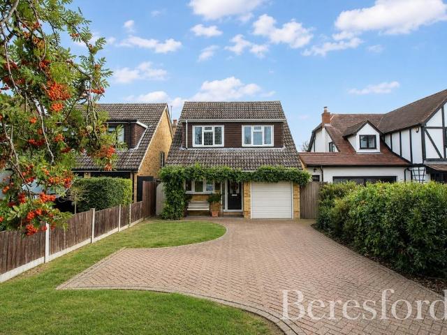 4 bedroom detached house to rent