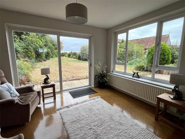4 bedroom detached house to rent