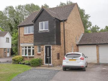 4 bedroom detached house to rent
