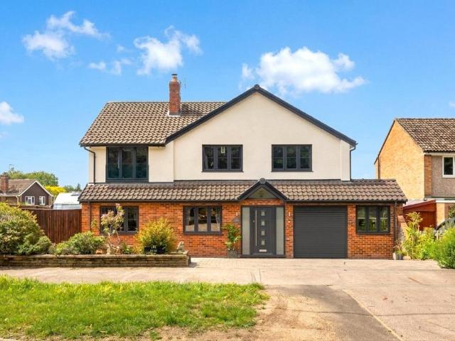 4 bedroom detached house to rent