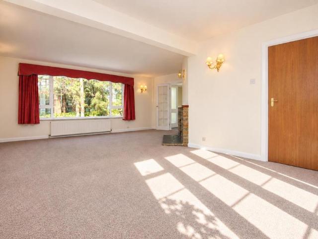 4 bedroom detached house to rent