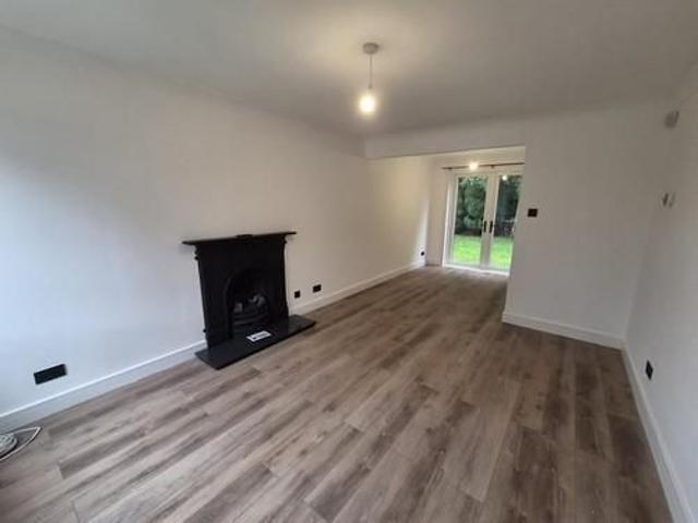 4 bedroom detached house to rent
