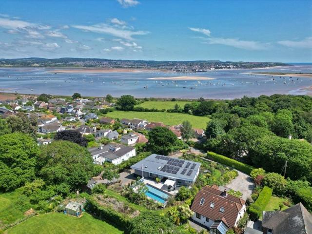 4 bedroom detached house to rent