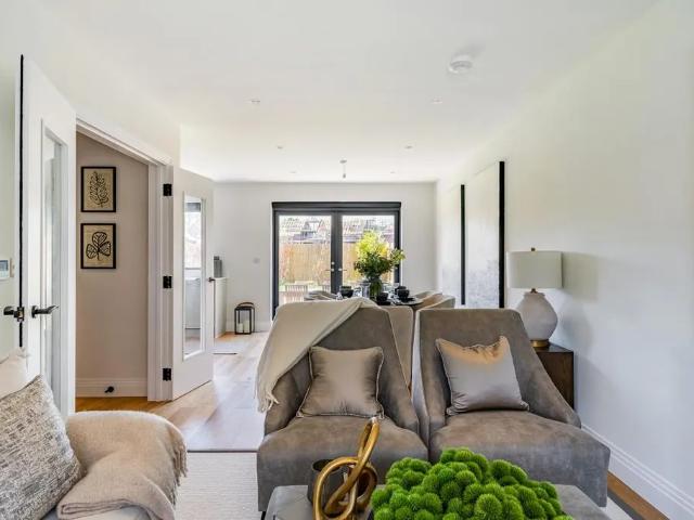 4 bedroom detached house to rent