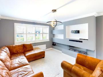 4 bedroom detached house to rent