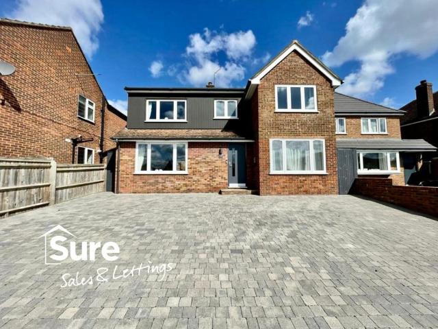 5 bedroom detached house to rent