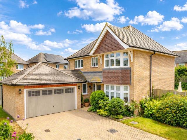 4 bedroom detached house to rent