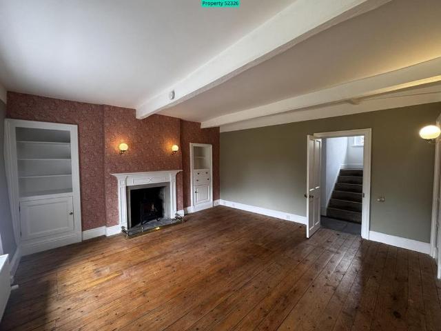 4 bedroom detached house to rent