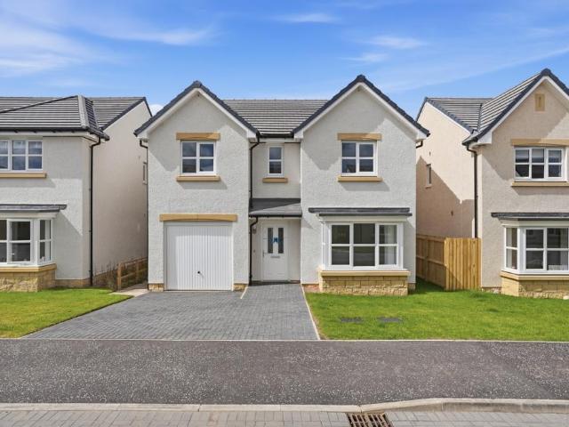 4 bedroom detached house to rent