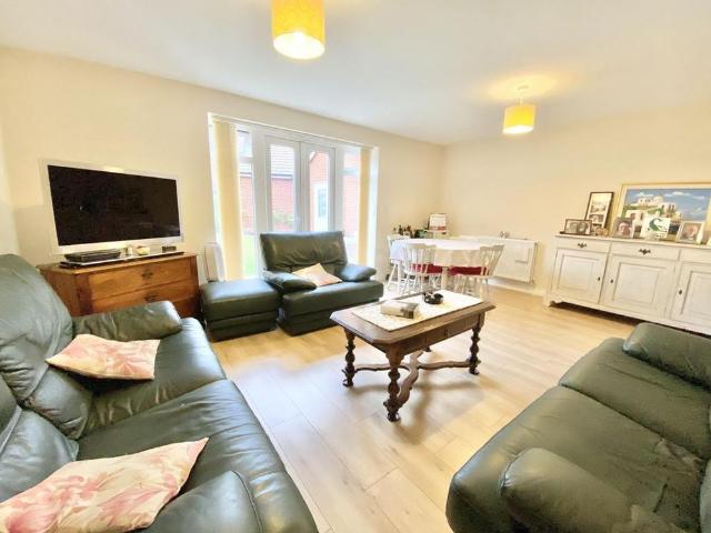 4 bedroom detached house to rent