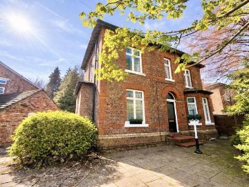 4 bedroom detached house to rent