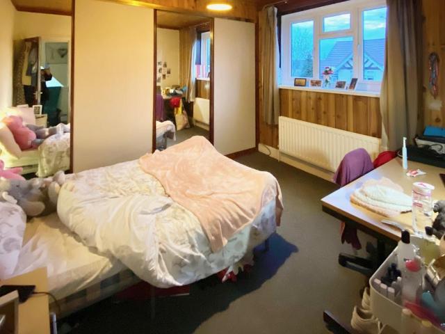 4 bedroom detached house to rent