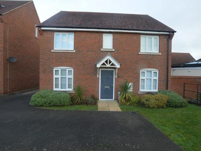 4 bedroom detached house to rent