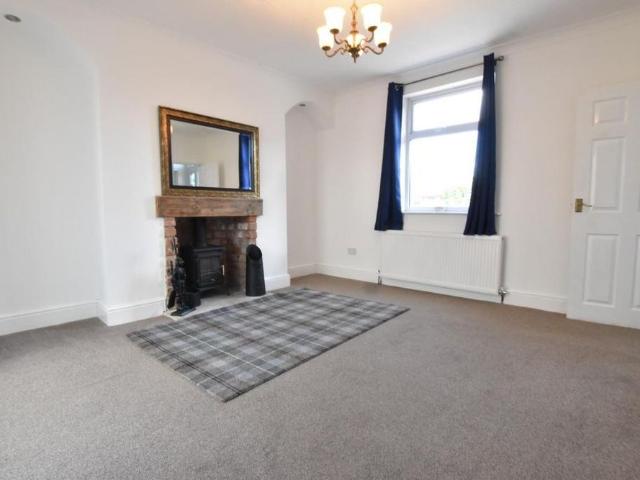 3 bedroom detached house to rent
