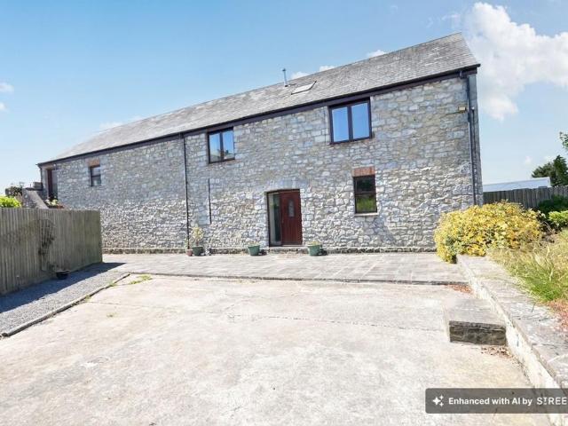 4 bedroom detached house to rent