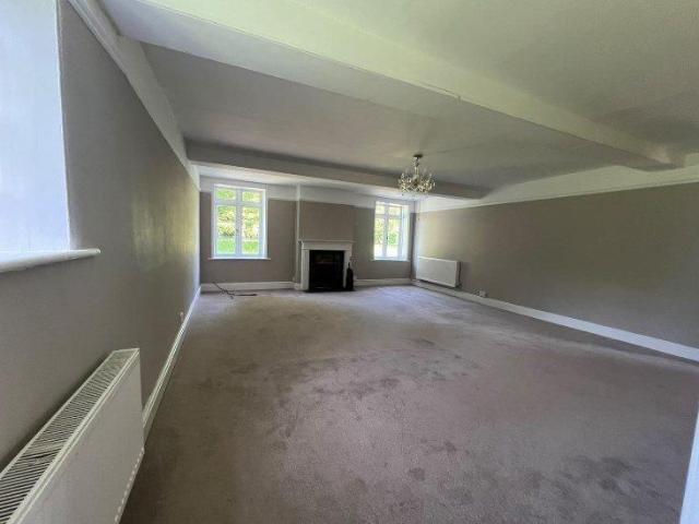4 bedroom detached house to rent