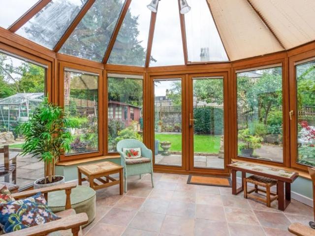 4 bedroom detached house to rent