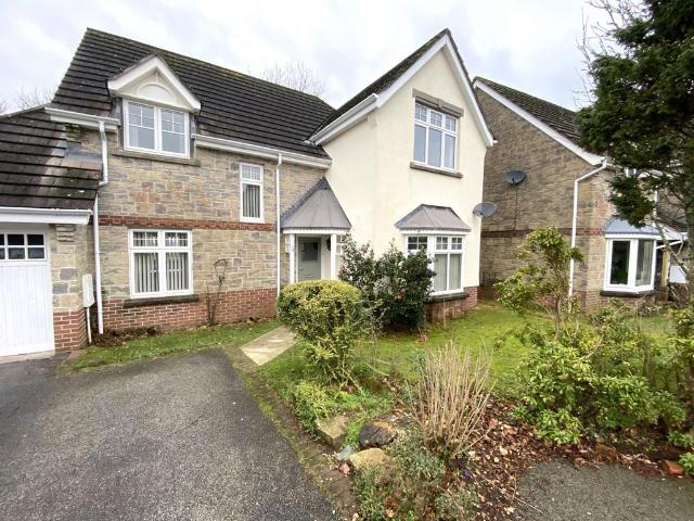 4 bedroom detached house to rent