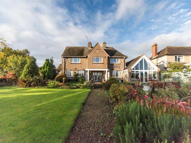 4 bedroom detached house to rent