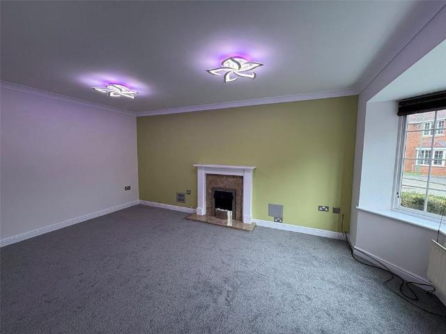 4 bedroom detached house to rent