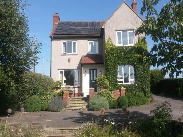 4 bedroom detached house to rent