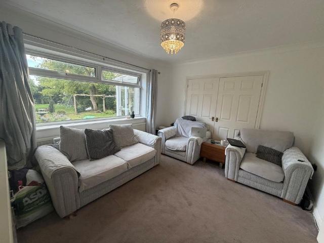 4 bedroom detached house to rent