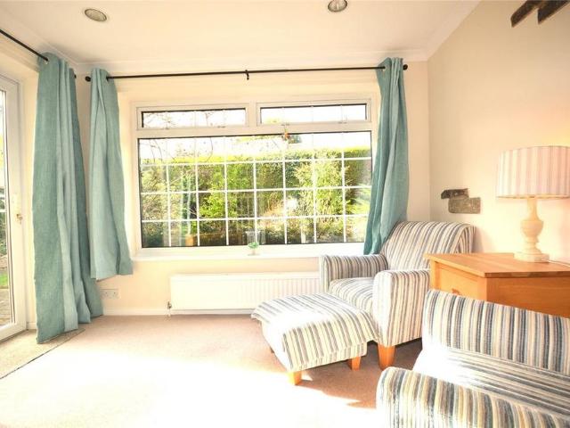 4 bedroom detached house to rent