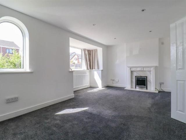 4 bedroom detached house to rent