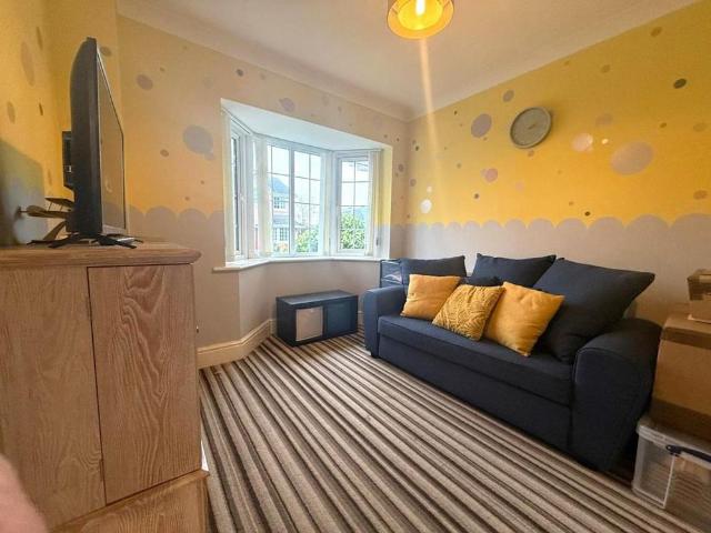 4 bedroom detached house to rent