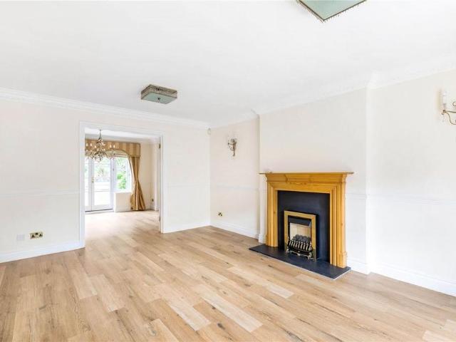 4 bedroom detached house to rent