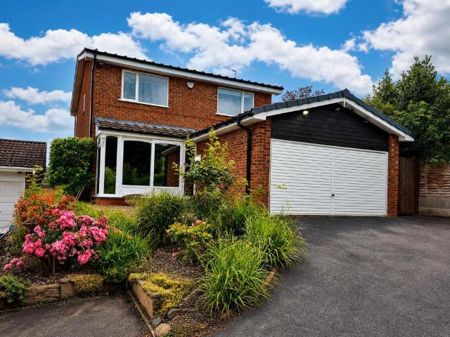 4 bedroom detached house to rent