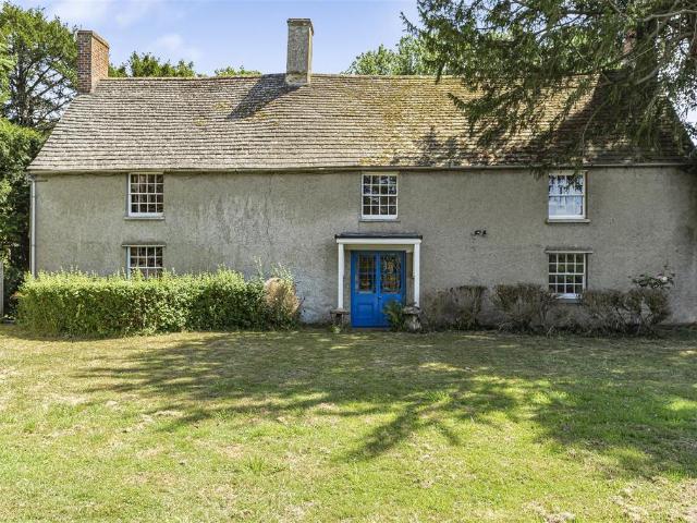 4 bedroom detached house to rent