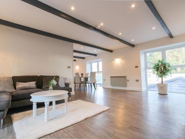 4 bedroom detached house to rent