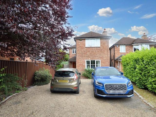 4 bedroom detached house to rent