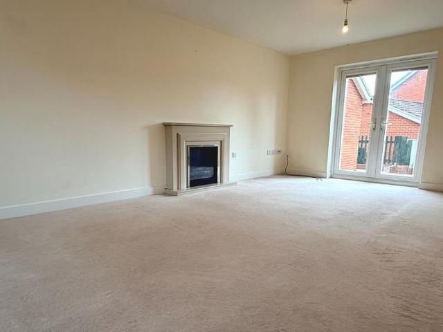 4 bedroom detached house to rent