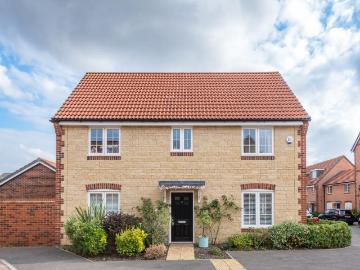 4 bedroom detached house to rent