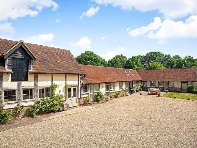 4 bedroom detached house to rent