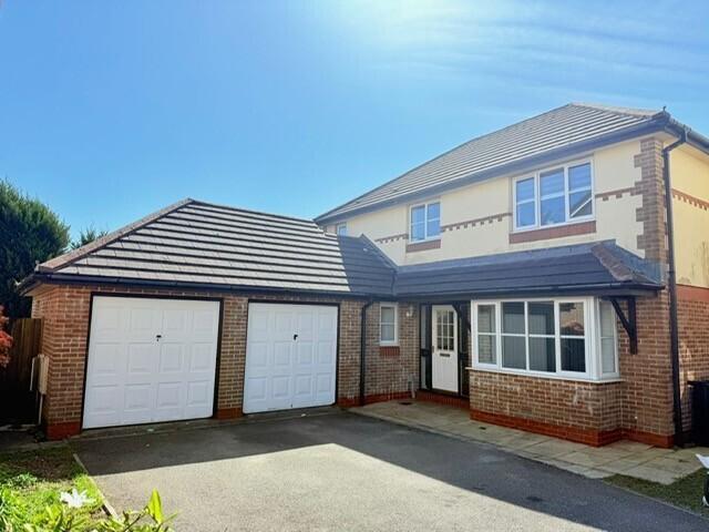 4 bedroom detached house to rent
