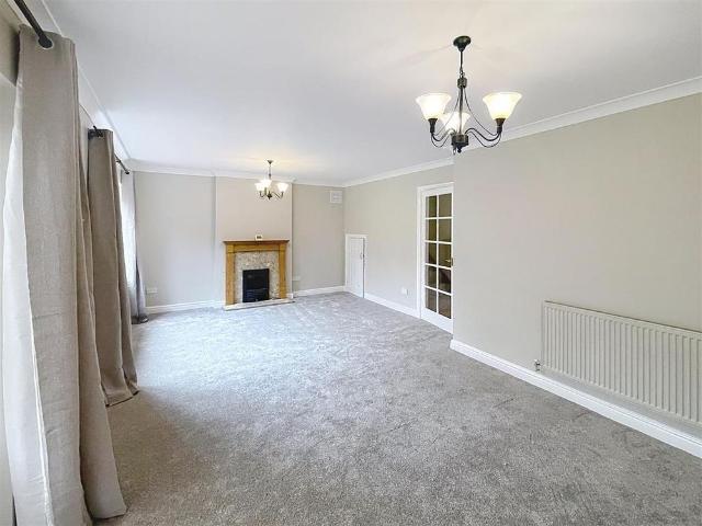 4 bedroom detached house to rent