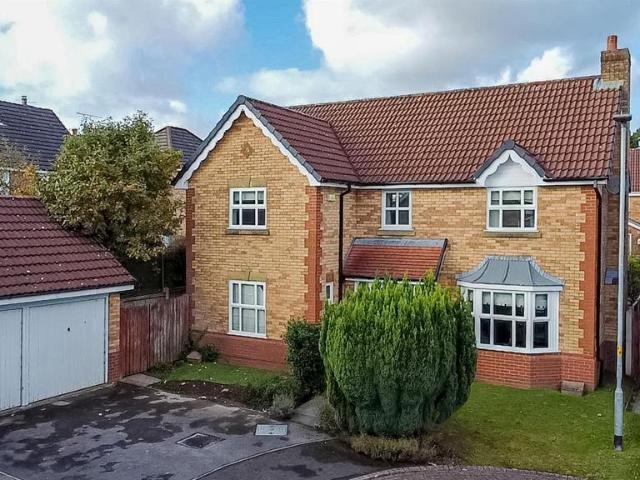 4 bedroom detached house to rent