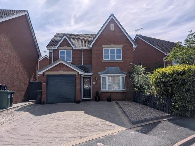 4 bedroom detached house to rent