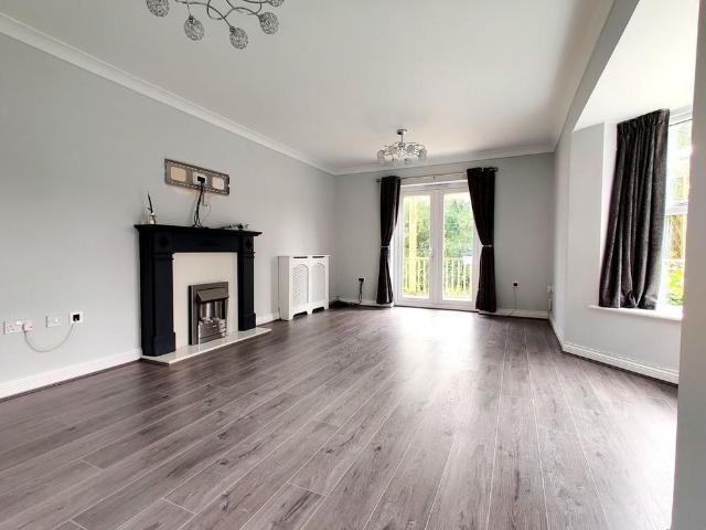4 bedroom detached house to rent