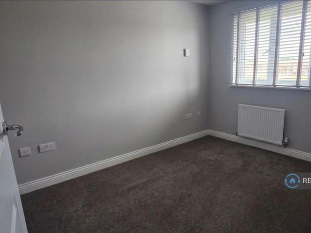 4 bedroom detached house to rent