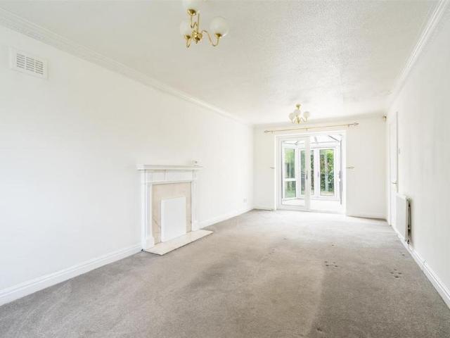4 bedroom detached house to rent