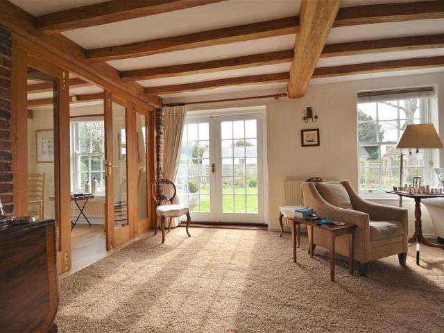 4 bedroom detached house to rent