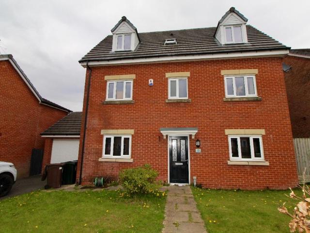 4 bedroom detached house to rent