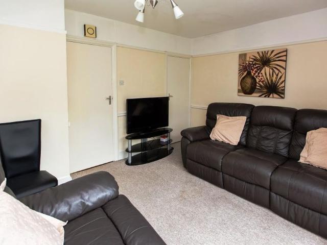 4 bedroom detached house to rent