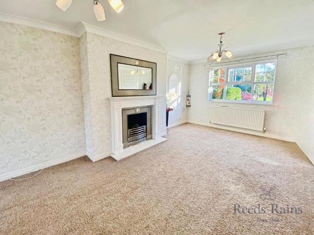 4 bedroom detached house to rent